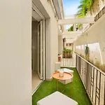 Lägenhet Le Cocon - Quiet - 5min - Free Private Parking - Terrace, Garden & Balcony