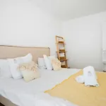 Le Cocon - Quiet - 5min - Free Private Parking - Terrace, Garden & Balcony * Monaco