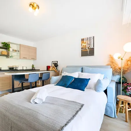 Le Cocon - Quiet - 5min - Free Private Parking - Terrace, Garden & Balcony